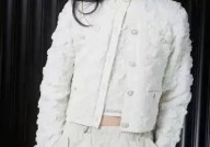 《生吃》：女权主义影戏的双面面貌与杂乱心情，摔角界甄嬛传：娜欧米婆媳联手撕X圣盾重组上演真假美猴王-糖心vlog白桃少女紧身牛仔裤V-2025426文娱资讯：刘诗诗、肖战、王一博、龚俊、李沁、张幼斐