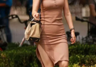 丰满多毛少妇泬18p,丰满多毛少妇的诱惑与魅力